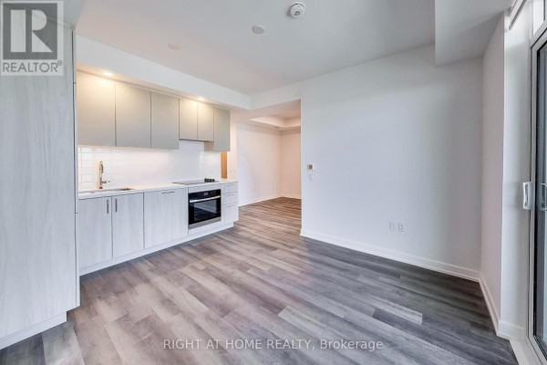 2212 - 2851 Highway 7, Vaughan, ON L4K1W2 Photo 4