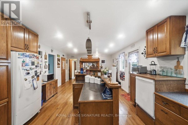 2212-1 Highway 60, Lake Of Bays, ON P1H2J6 Photo 4