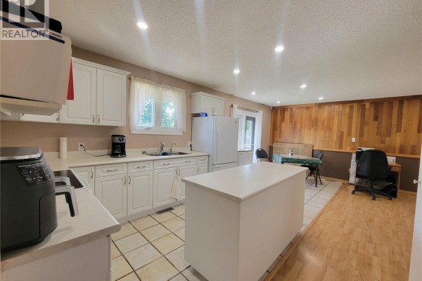 Bedroom - 2212 95th Street, North Battleford, SK S9A3K5 Photo 5