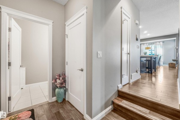 Family room - 22123 95 Av Nw, Edmonton, AB T5T4N3 Photo 4