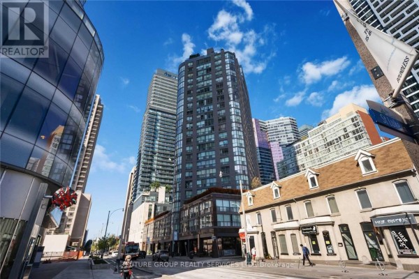 Solarium - 2213 - 24 Wellesley Street W, Toronto, ON M4Y1G1 Photo 3