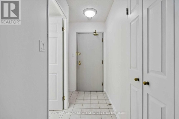 Kitchen - 2213 - 24 Wellesley Street W, Toronto, ON M4Y1G1 Photo 4