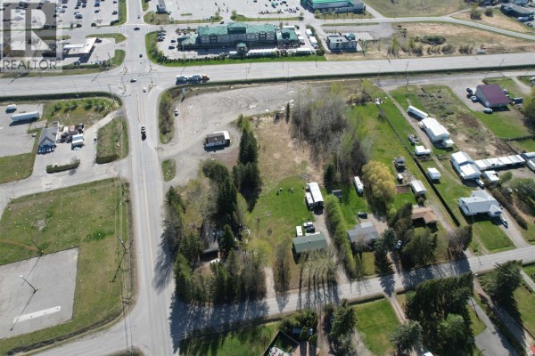 2213 Maple Drive, Quesnel, BC V2J4A7 Photo 4