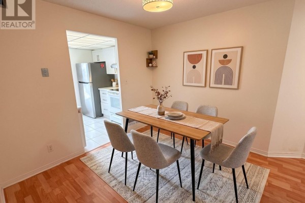 Dining room - 2216 - 155 Hillcrest Avenue, Mississauga, ON L5B3Z2 Photo 2
