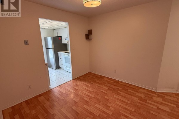 Kitchen - 2216 - 155 Hillcrest Avenue, Mississauga, ON L5B3Z2 Photo 3