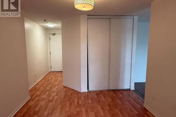 Solarium - 2216 - 155 Hillcrest Avenue, Mississauga, ON L5B3Z2 Photo 5