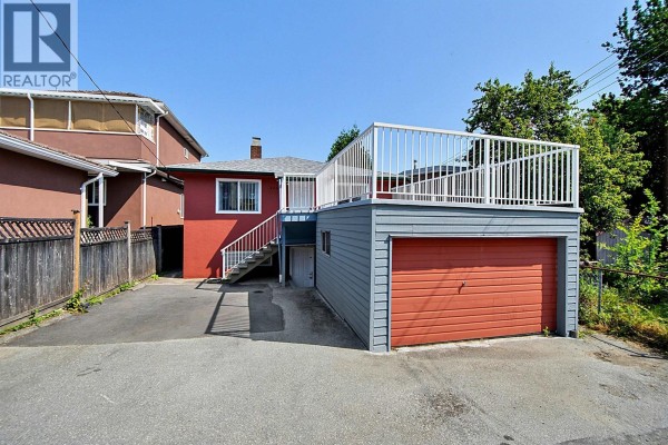2216 E 41st Avenue, Vancouver