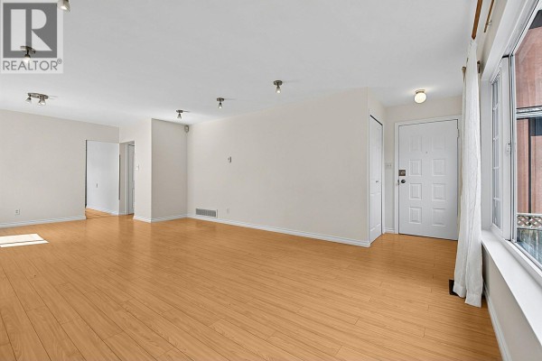2216 E 41st Avenue, Vancouver, BC V5P1L6 Photo 4