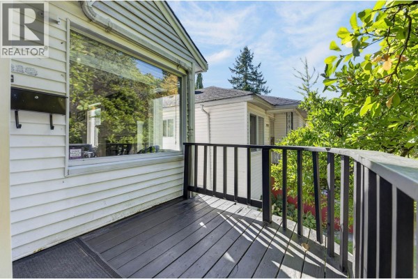 2218 E 11th Avenue, Vancouver, BC V5N1Z6 Photo 4