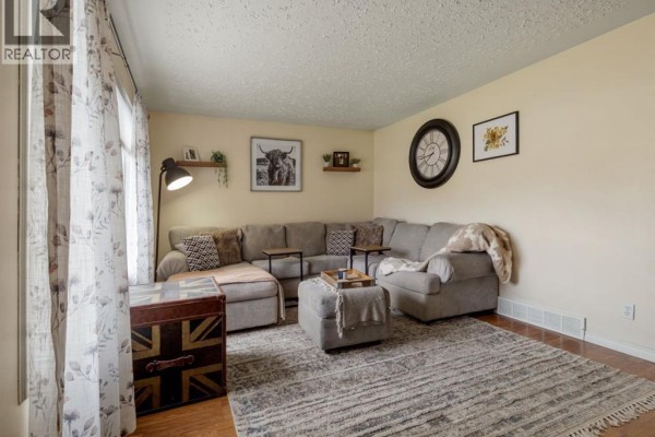 Kitchen - 2219 14 Street, Coaldale, AB T1M1E1 Photo 5
