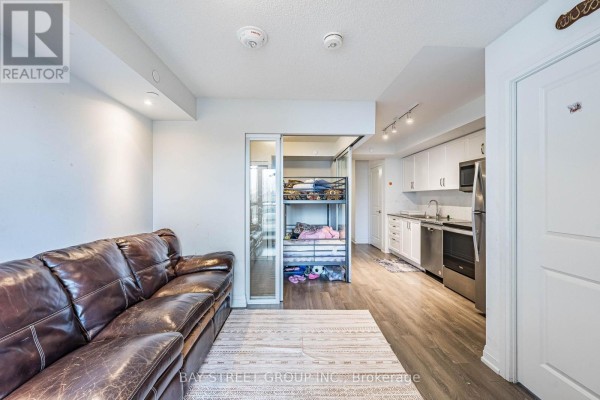 222 - 20 Meadowglen Place, Toronto, ON M1G0A9 Photo 3