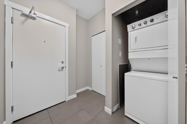 222 13733 107a Avenue, Surrey, BC V3T0B7 Photo 5