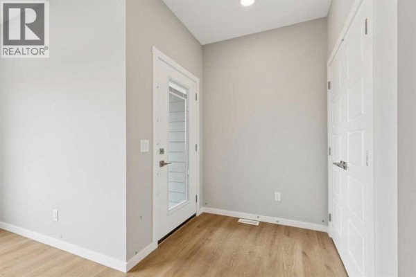 4pc Bathroom - 222 Heartwood Parade Se, Calgary, AB T3M2K1 Photo 5