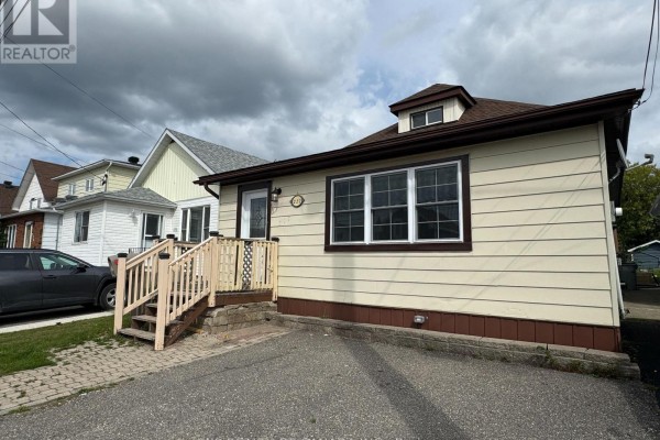 222 Maple Street S, Timmins, ON, photo 2