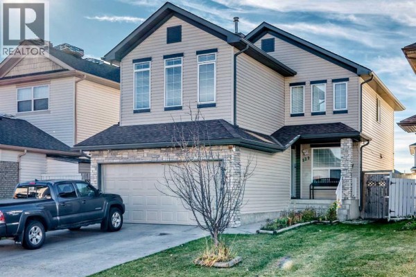 Living room - 222 Saddlehorn Close Ne, Calgary, AB T3J5C5 Photo 2