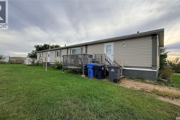 Living room - 222 Willow Park Green, Estevan, SK S4A2R7 Photo 4
