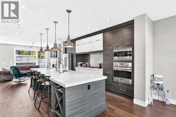 2pc Bathroom - 2220 33 Street Sw, Calgary, AB T3E2T1 Photo 4
