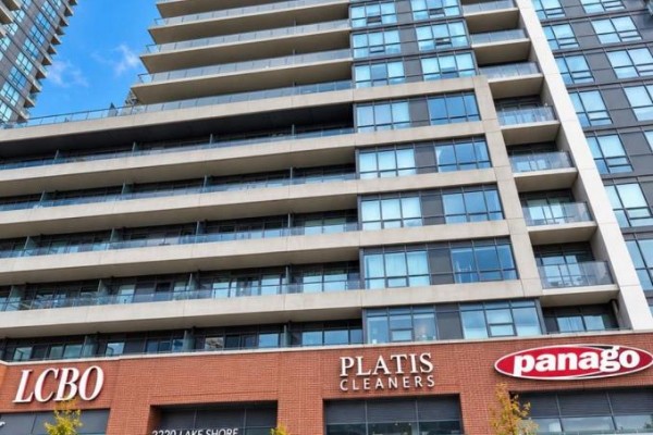 2220 Lakeshore Boulevard, Toronto