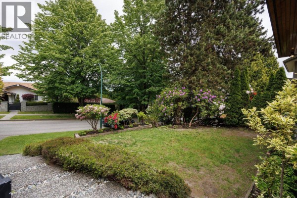 2220 W 32nd Avenue, Vancouver, BC V6L2B2 Photo 4