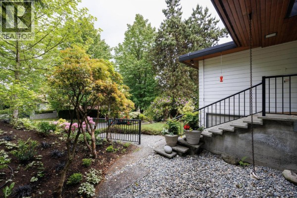 2220 W 32nd Avenue, Vancouver, BC V6L2B2 Photo 5