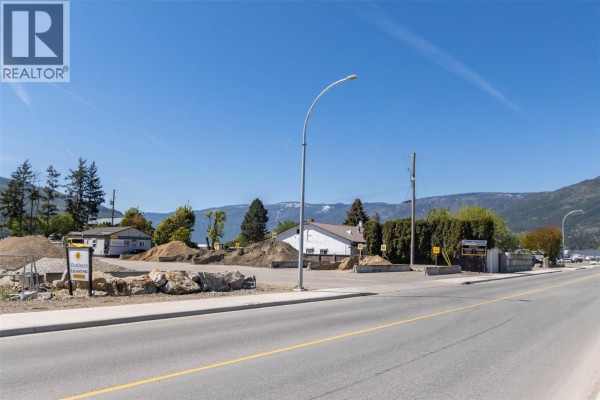 2220/2270 10 Avenue Sw, Salmon Arm, BC, photo 3