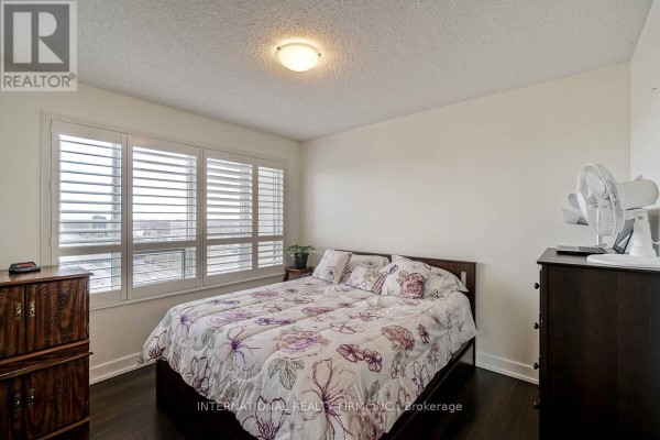 2222 - 2 Eva Road, Toronto, ON M9C0A9 Photo 5
