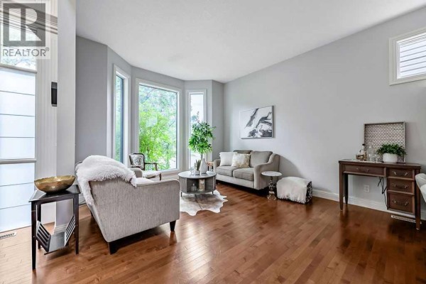 Living room - 2222 26 Street Sw, Calgary, AB T3E2A5 Photo 5