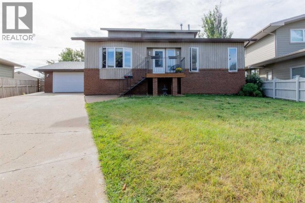 2223 42 Street S, Lethbridge, AB, photo 3