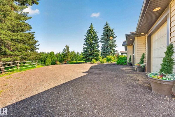 Family room - 22245 Twp Road 512, Rural Strathcona County, AB T8C1H2 Photo 4