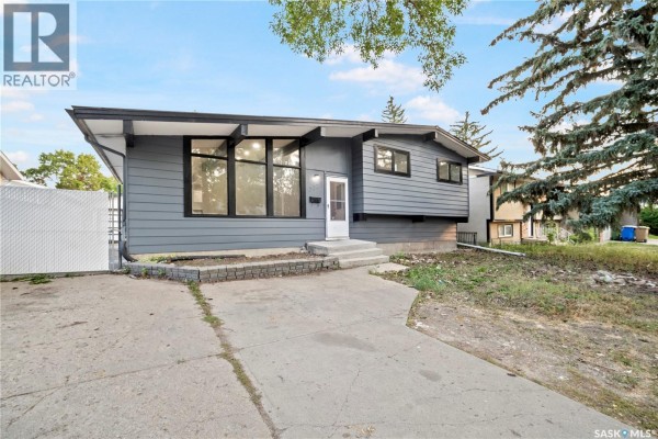 2225 Bedford Avenue E, Regina, SK, photo 2