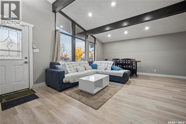 2225 Bedford Avenue E, Regina, SK, photo 3
