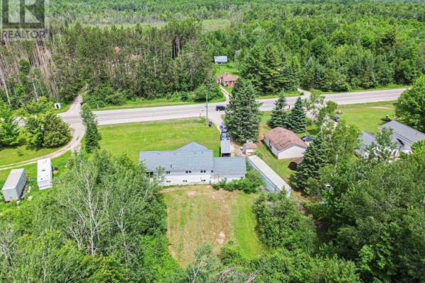 Kitchen - 2225 Monck Road, Ramara, ON L3V0P6 Photo 2