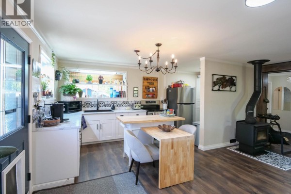 Laundry room - 2226 Garner Road, Quesnel, BC V2J6H6 Photo 5