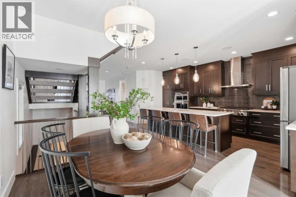 Living room - 2227 26 Street Sw, Calgary, AB T3E2A4 Photo 5