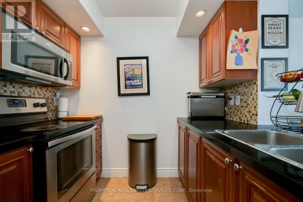 Den - 2228 - 500 Doris Avenue, Toronto, ON M2N0C1 Photo 5
