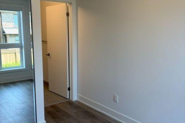 Den - 223 - 3008 William Cutmore Boulevard, Oakville, ON L6H8E7 Photo 4