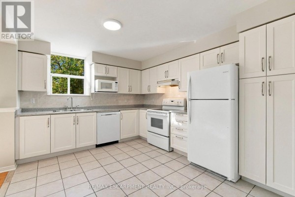 Kitchen - 223 - 7373 Martingrove Road, Vaughan, ON L4L9K1 Photo 2