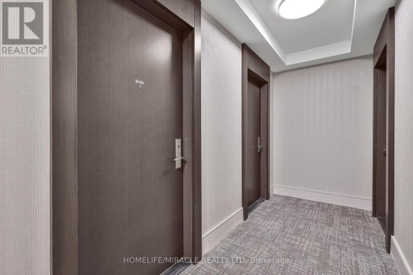 Dining room - 223 - 9000 Jane Street, Vaughan, ON L4K0M6 Photo 2