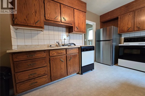 Bedroom - 223 9th Street, Weyburn, SK S4H1E9 Photo 4