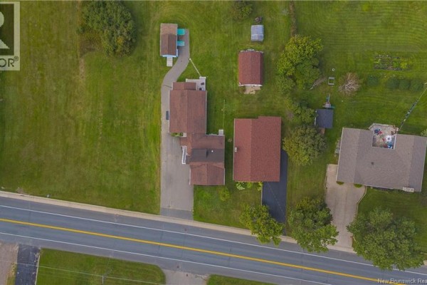 223 Boul St-pierre E. Boulevard, Caraquet, NB E1W1B1 Photo 5