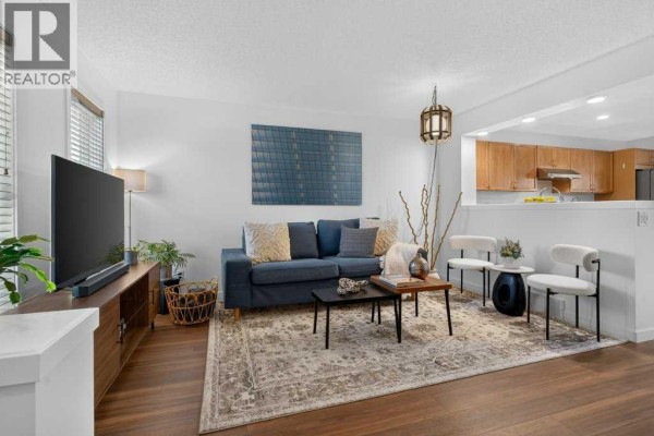4pc Bathroom - 223 Elgin Point Se, Calgary, AB T2Z4Z8 Photo 5