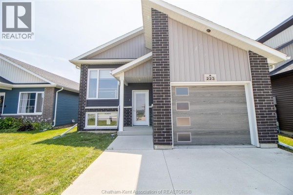 3pc Ensuite bath - 223 Manning Drive Drive, Chatham, ON N7M0S5 Photo 3