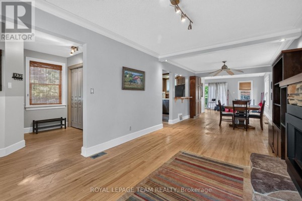 Dining room - 223 Mcgillivray Street, Ottawa, ON K1S1L1 Photo 3