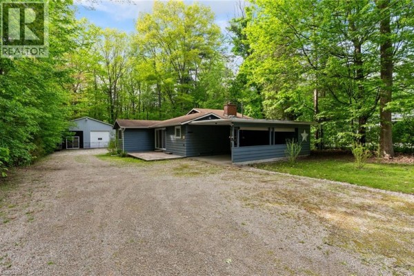 Primary Bedroom - 223 Ontario Street, Grand Bend, ON N0M1T0 Photo 3
