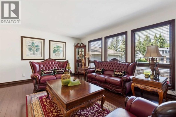 Foyer - 223 Pump Hill Crescent, Calgary, AB T2V4L9 Photo 5