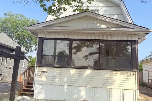 223 Queen Street W, Brampton, ON, photo 2