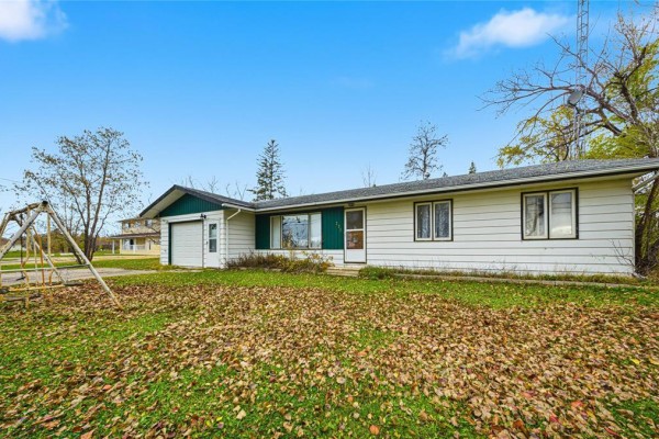 Primary Bedroom - 223 Thompson Drive, Riverton, MB R0C2R0 Photo 2