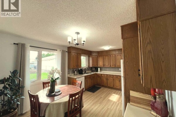 Bedroom - 2231 20 Avenue Se, Medicine Hat, AB T1A3Y8 Photo 5