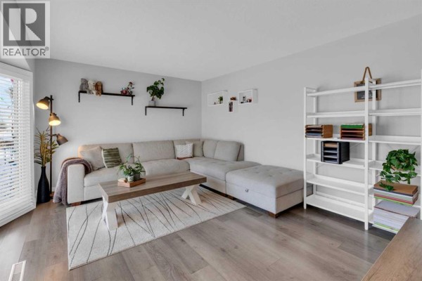 Bedroom - 2231 39 Street Se, Calgary, AB T2B1A6 Photo 3
