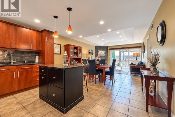 Family room - 2231 Luxury, Windsor, ON N8P1W9 Photo 5